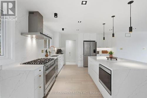 9 Donlea Drive, Hamilton, ON 