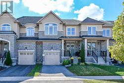 8 CALLON DRIVE  Hamilton, ON L9K 0J8