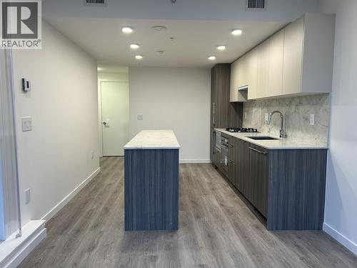 806 10333 133 STREET , Surrey, British Columbia V3T 0V1 3