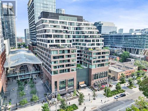 711 - 455 WELLINGTON STREET W , Toronto, Ontario M5V 0V8 3