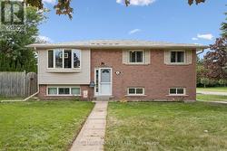 121 NATHANIEL CRESCENT  Kitchener, ON N2P 1L3