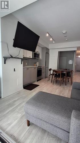 211 - 1630 QUEEN STREET E , Toronto, Ontario M4L 0B3 3