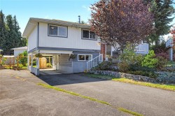 3071 Shamrock Pl Nanaimo, BC V9T 2Z6