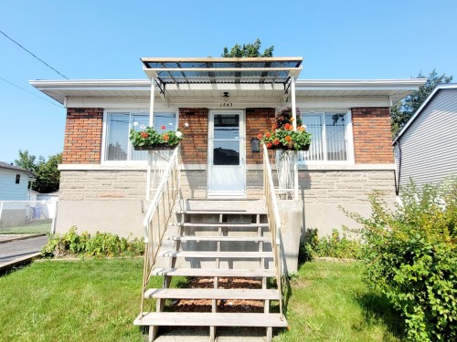 1843 Rue Godin , Longueuil (Saint-Hubert), QC J4T 1T4 3