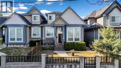 907 HARRIS AVENUE  Coquitlam, BC V3K 1S2