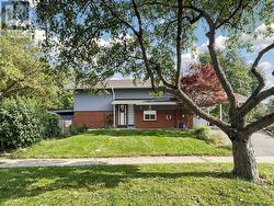 17 AMBOY ROAD  Toronto, ON M1G 3J3