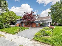 17 AMBOY ROAD Toronto, ON M1G 3J3