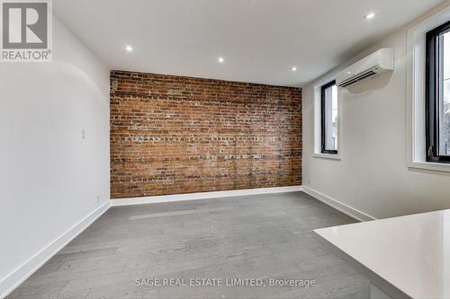 UPPER - 2551 YONGE STREET , Toronto, Ontario M4P 2H9 5