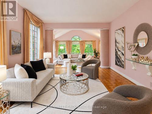 6 HUNT CLUB COURT  Markham, ON L3T 7L4