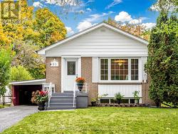 93 BAYVIEW PARKWAY Newmarket, ON L3Y 3W2