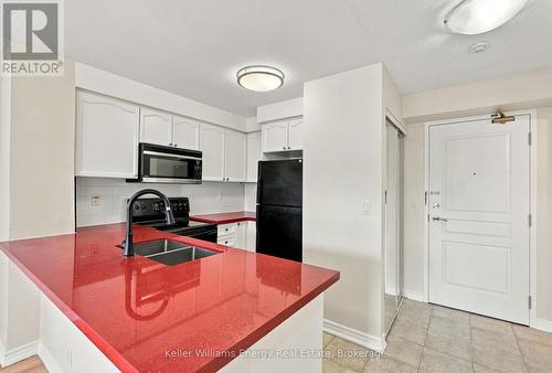 402 - 16 DALLIMORE CIRCLE , Toronto (Banbury-Don Mills), Ontario M3C 4C4 5