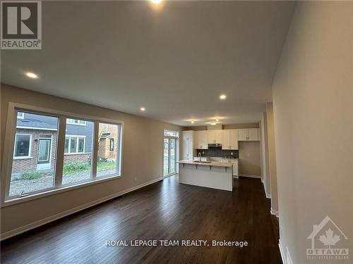 201 CONSERVANCY DRIVE , Ottawa, Ontario K2J 7M5 4
