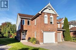 24 HARRINGTON COURT  Ottawa, ON K2K 2S7