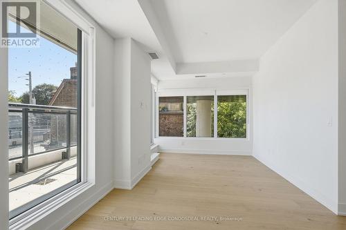 207 - 322 DUPONT STREET , Toronto, Ontario M5R 0E3 2