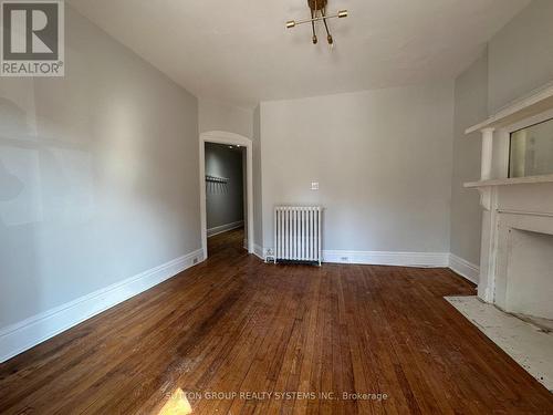 D - 237 DOVERCOURT ROAD , Toronto, Ontario M6J 3C9 3