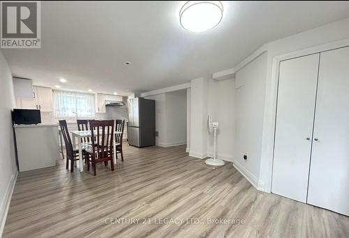 68 SINGLETON ROAD , Toronto, Ontario M1R 1H9 5