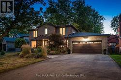 8 SUGARBUSH PLACE  Guelph (Willow West/Sugarbush/West Acres), ON N1H 7Z3