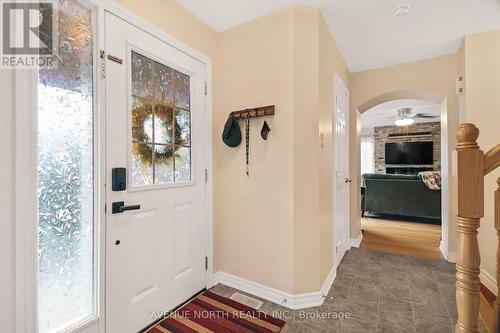 400 MEADOWHAWK CRESCENT , Ottawa, Ontario K2J 5W7 4