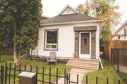 440 Lipton ST  Winnipeg, MB R3G 2H1