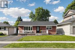 98 THORNTON AVENUE Bradford West Gwillimbury, ON L3Z 1N4