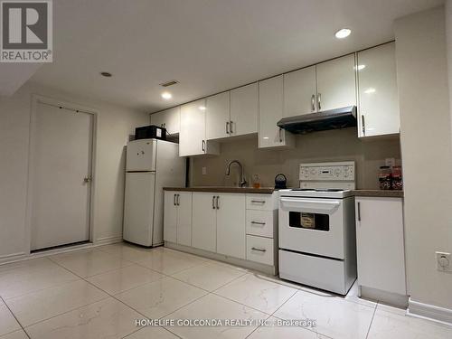 37 HALDER CRESCENT , Markham, Ontario L3R 7E9 2