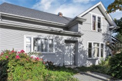 695 Franklyn St Nanaimo, BC V9R 2Y1