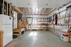 Garage - 
