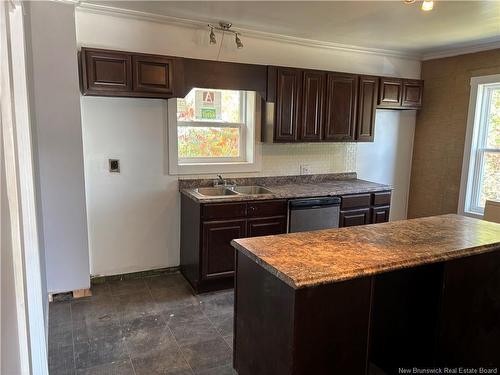560 Queen St, Bathurst, NB 