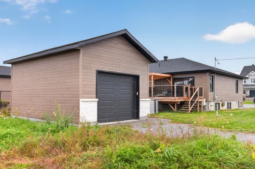 Garage - 70 Rue Massicotte, Champlain, QC 