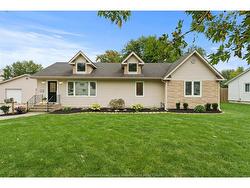 142 Centre Street Essex, ON N8M 1P9