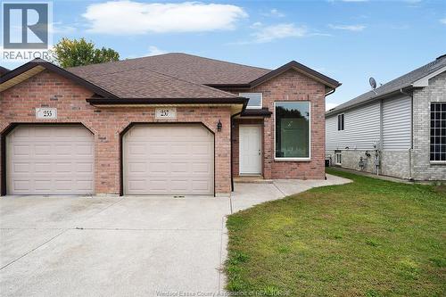 257 Dieppe CRESCENT , Kingsville, Ontario N9Y 4E8 2