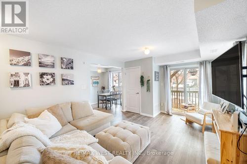 4 - 17 CHELTENHAM ROAD , Barrie, Ontario L4M 0E7 2