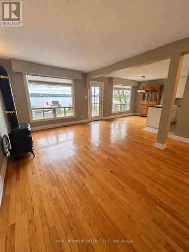 208 KEMPVIEW LANE , Barrie, Ontario L4N 3W9 4
