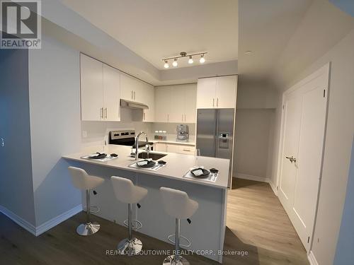 B-208 - 349 WHEAT BOOM DRIVE , Oakville, Ontario L6K 7X5 2