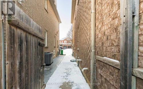21 SEWELLS (BASEMENT) LANE , Brampton, Ontario L7A 3A1 3