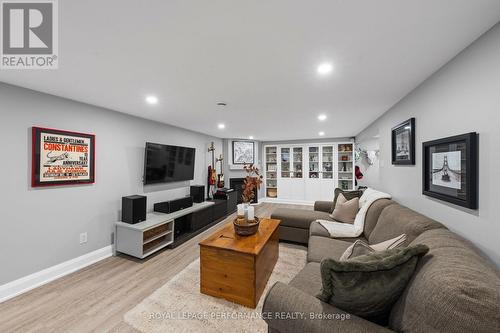 2189 Blossom Drive, Ottawa, ON 