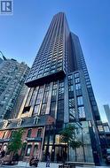 4009 - 8 WELLESLEY STREET W  Toronto, ON M4Y 0J5