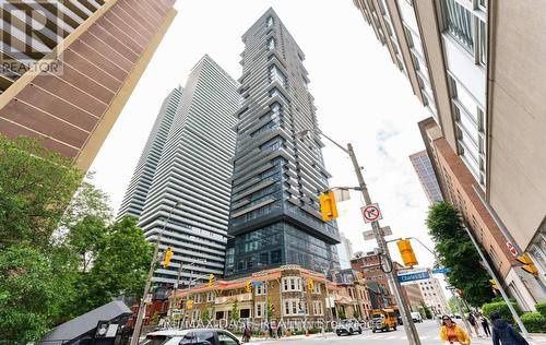 2002 - 634 CHURCH STREET , Toronto, Ontario M4Y 0G9 2