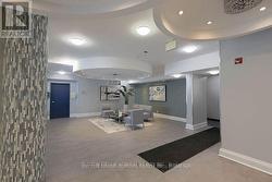 409 - 60 FAIRFAX CRESCENT Toronto, ON M1L 0E1