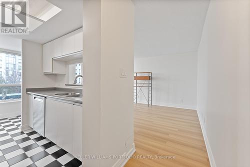 418 - 2550 LAWRENCE AVENUE E , Toronto, Ontario M1P 4Z3 5