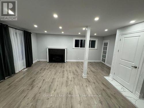 UPPER LEVEL - 31 THORNCREST CRESCENT , London South (South D), Ontario N6J 1K4 3