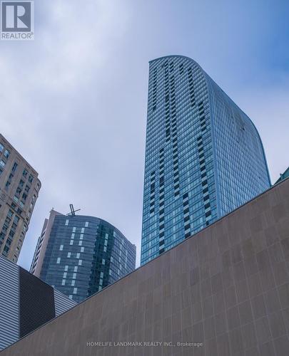 2910 - 8 THE ESPLANADE , Toronto, Ontario M5E 0A6