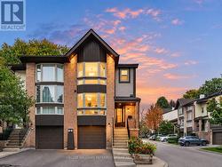 55 ENGLISH IVYWAY Toronto, ON M2H 3M3