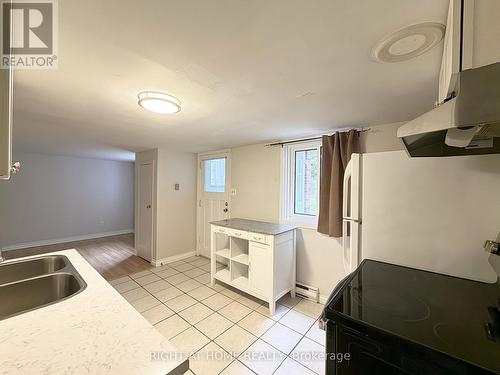 LOWER - 214 GREENWOOD AVENUE , Oshawa, Ontario L1J 1W6 4