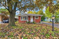104 WEICHEL Street  Kitchener, ON N2M 2A6