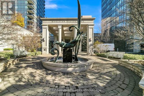 406 - 15 GREENVIEW AVENUE , Toronto, Ontario M2M 4M7 2