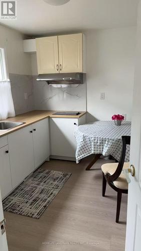 MAIN FLOOR - 379 APACHE TRAIL , Toronto, Ontario M2H 2W6 2