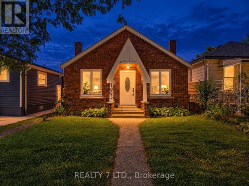 1083 CAMPBELL AVENUE  Windsor, ON N9B 2J4