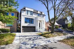 27 COLLINSON BOULEVARD  Toronto, ON M3H 3C1