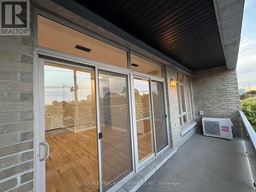 301 - 682 CHURCHILL AVENUE N , Ottawa, Ontario K1Z 5G5 2